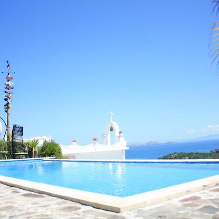 La Cecile Hotel & Cafe Komodo Labuan Bajo Dış mekan fotoğraf