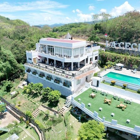 La Cecile Hotel & Cafe Komodo Labuan Bajo Dış mekan fotoğraf