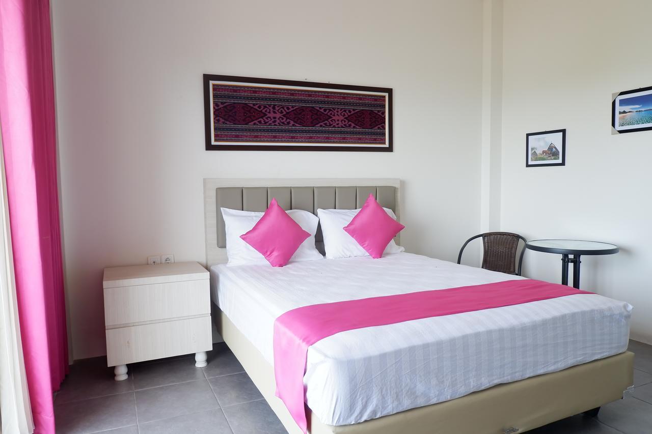 La Cecile Hotel & Cafe Komodo Labuan Bajo Dış mekan fotoğraf
